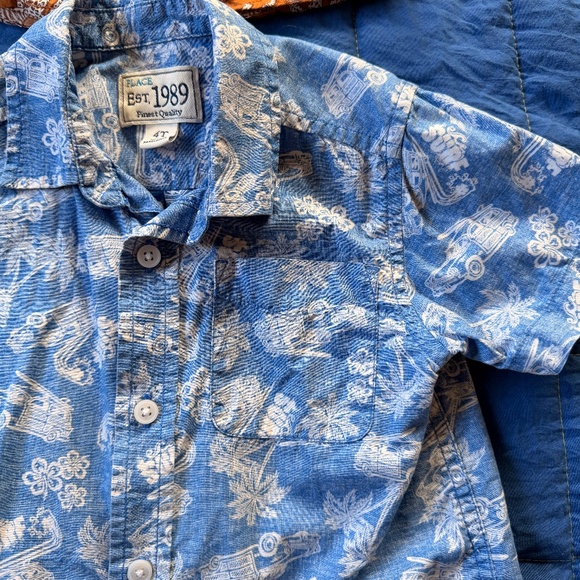 2 Boy’s Button Up Collared Shirts - Picture 3 of 3